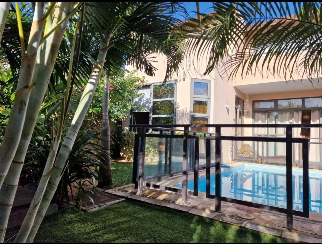 Villa Centre Grand Baie Exterior photo