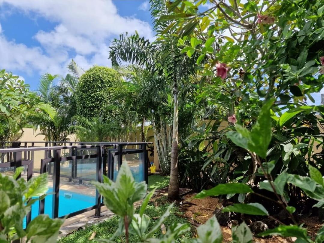 Villa Centre Grand Baie Exterior photo